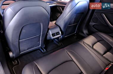 Седан Tesla Model 3 2023 в 