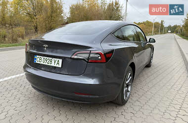 Седан Tesla Model 3 2022 в 