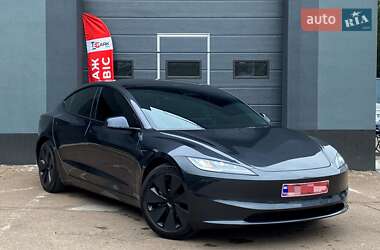 Tesla Model 3 2024