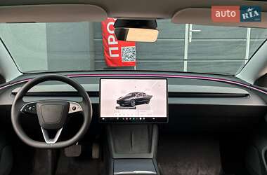 Седан Tesla Model 3 2024 в 