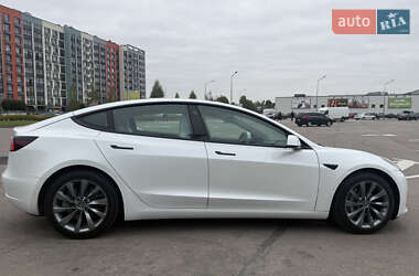 Седан Tesla Model 3 2021 в 