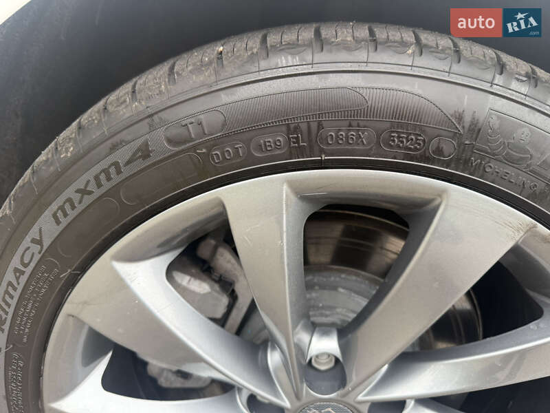 Седан Tesla Model 3 2021 в Києві