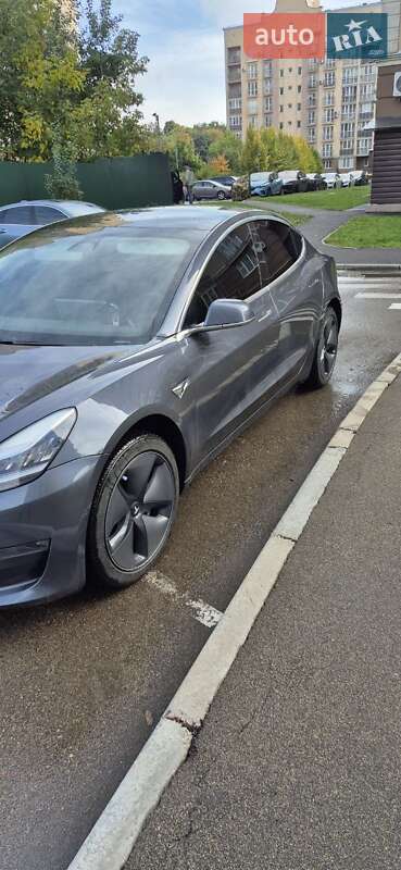 Седан Tesla Model 3 2020 в Киеве