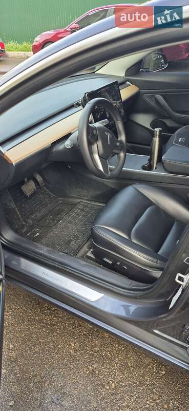 Седан Tesla Model 3 2020 в Киеве фото 4 Седан Tesla Model 3 2020 в Киеве