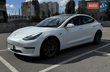 Седан Tesla Model 3 2020 в 