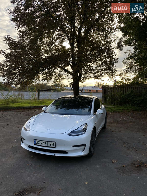 Седан Tesla Model 3 2019 в 