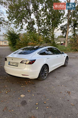 Седан Tesla Model 3 2019 в 