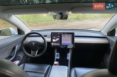 Седан Tesla Model 3 2019 в 