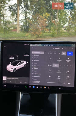 Седан Tesla Model 3 2019 в 