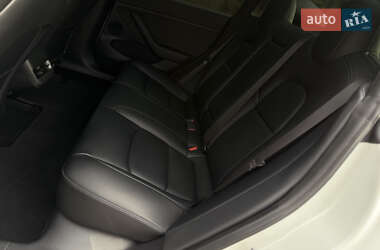 Седан Tesla Model 3 2021 в 