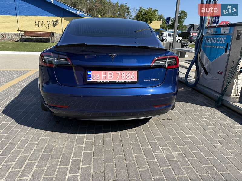 Седан Tesla Model 3 2019 в Києві