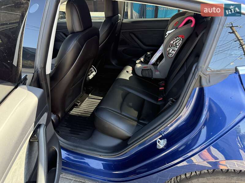 Седан Tesla Model 3 2019 в Києві