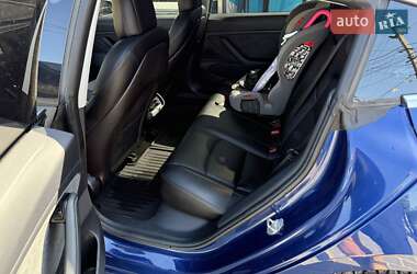 Седан Tesla Model 3 2019 в 