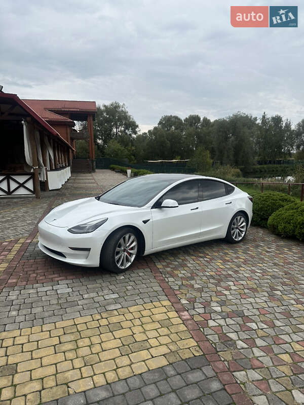 Седан Tesla Model 3 2021 в Пустомытах