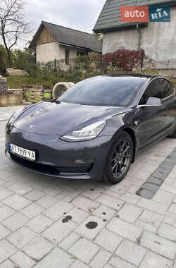 Седан Tesla Model 3 2018 в Долине
