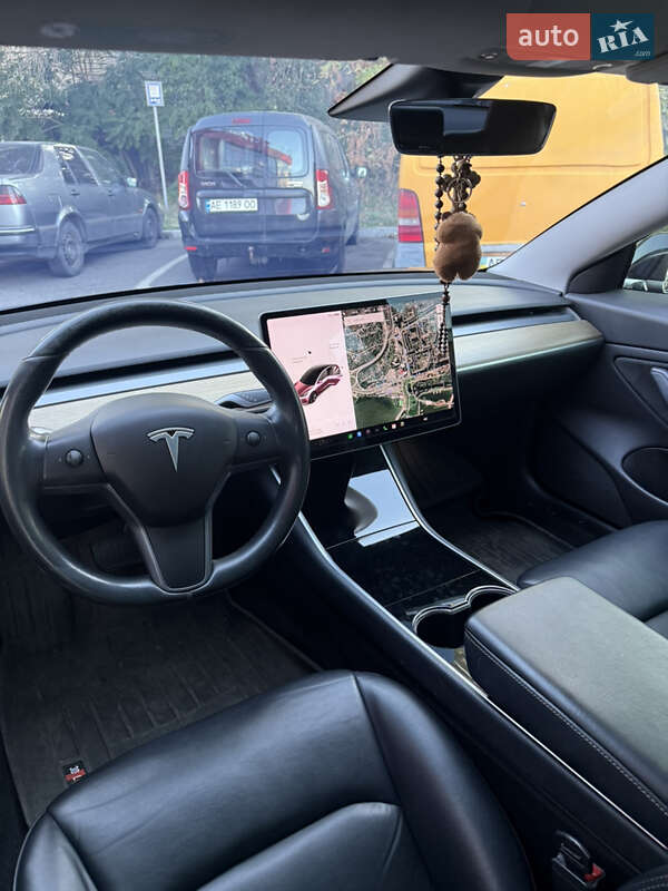 Седан Tesla Model 3 2019 в Дніпрі