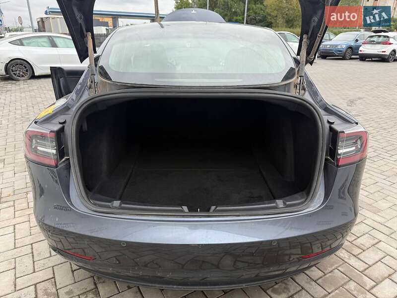 Седан Tesla Model 3 2020 в Луцьку