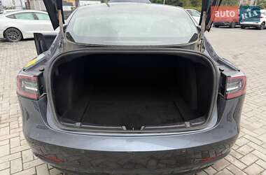 Седан Tesla Model 3 2020 в 