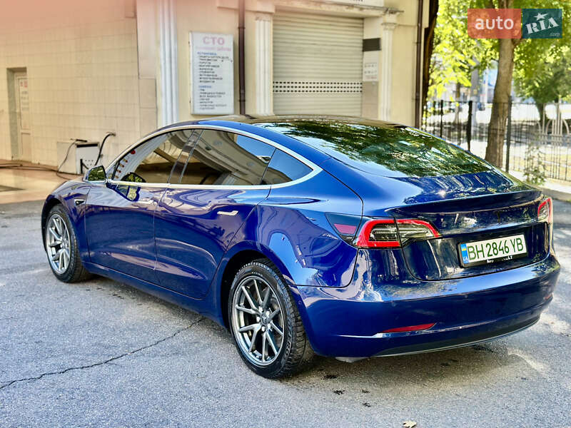 Седан Tesla Model 3 2019 в Одесі