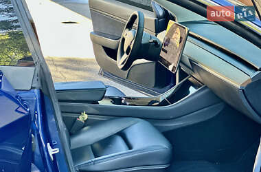 Седан Tesla Model 3 2019 в 