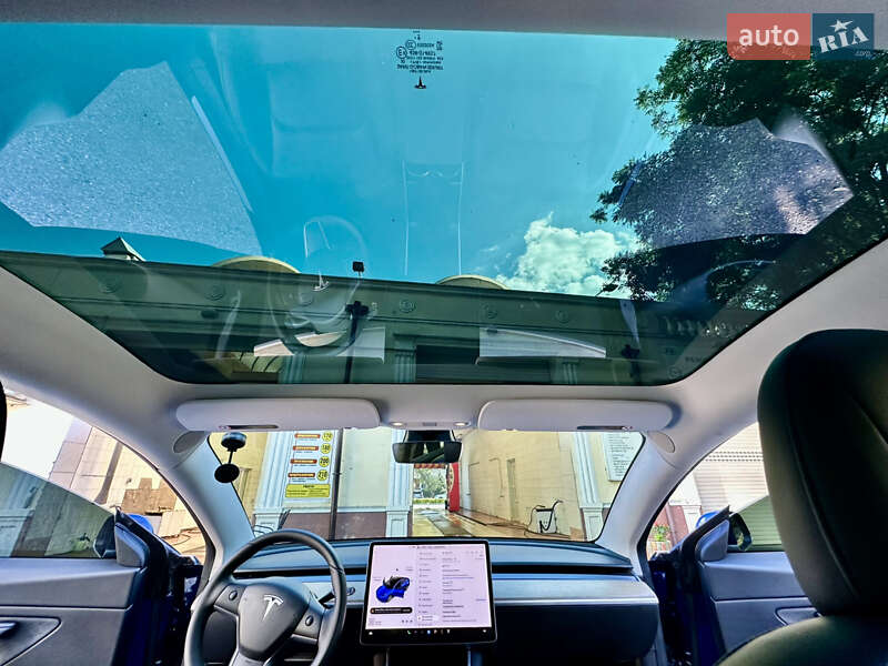 Седан Tesla Model 3 2019 в Одесі