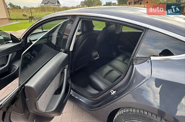 Седан Tesla Model 3 2020 в 