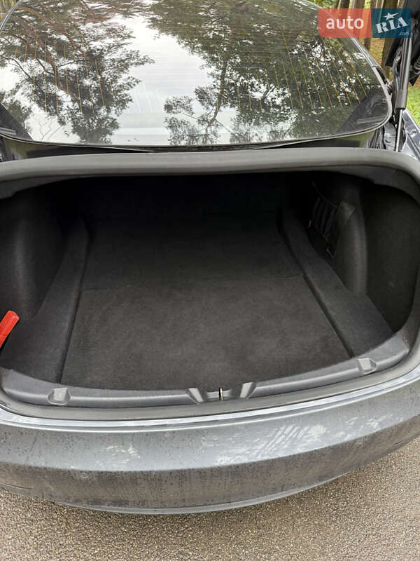 Седан Tesla Model 3 2018 в Києві