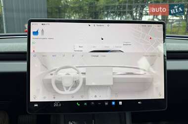 Седан Tesla Model 3 2024 в 
