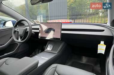 Седан Tesla Model 3 2024 в 