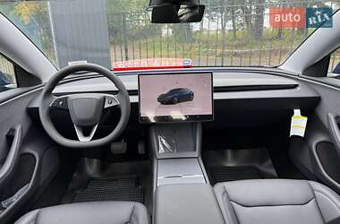 Седан Tesla Model 3 2024 в 