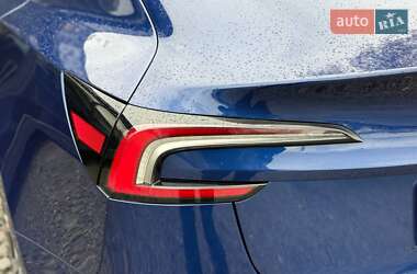 Седан Tesla Model 3 2024 в 