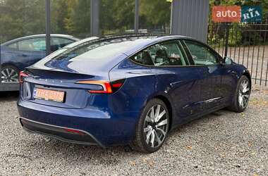 Седан Tesla Model 3 2024 в 