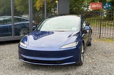 Седан Tesla Model 3 2024 в 