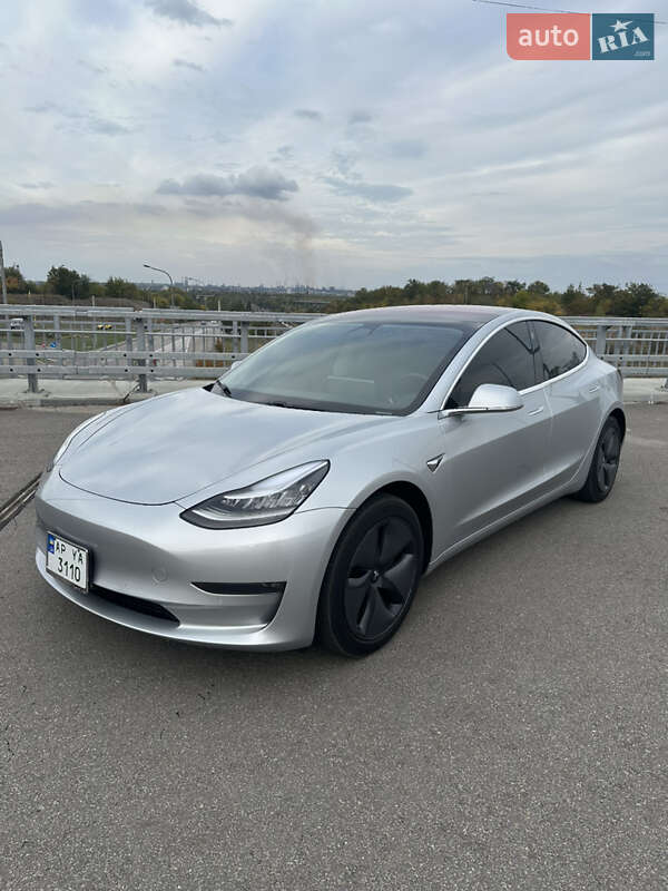 Седан Tesla Model 3 2018 в 