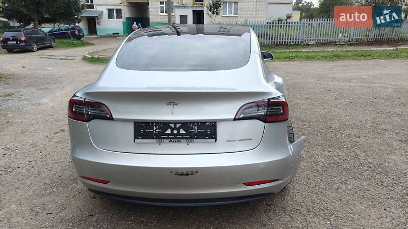 Седан Tesla Model 3 2018 в Самборе