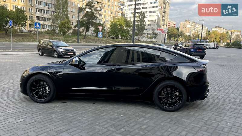 Седан Tesla Model 3 2019 в Дніпрі