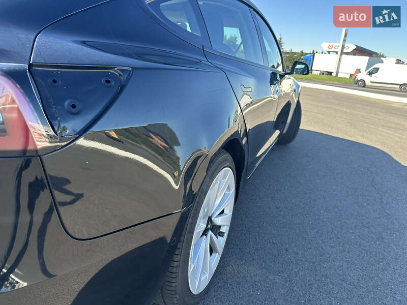 Седан Tesla Model 3 2022 в Луцьку