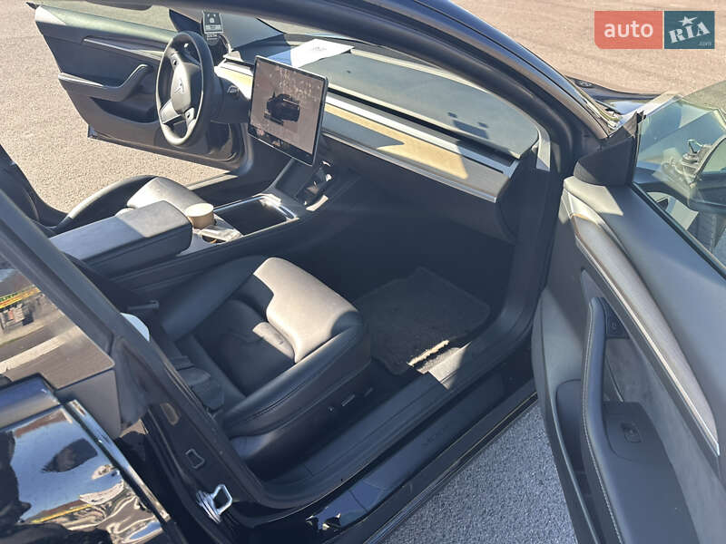 Седан Tesla Model 3 2022 в Луцьку