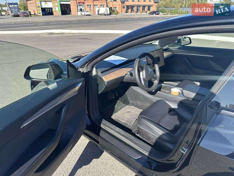 Седан Tesla Model 3 2022 в Луцьку