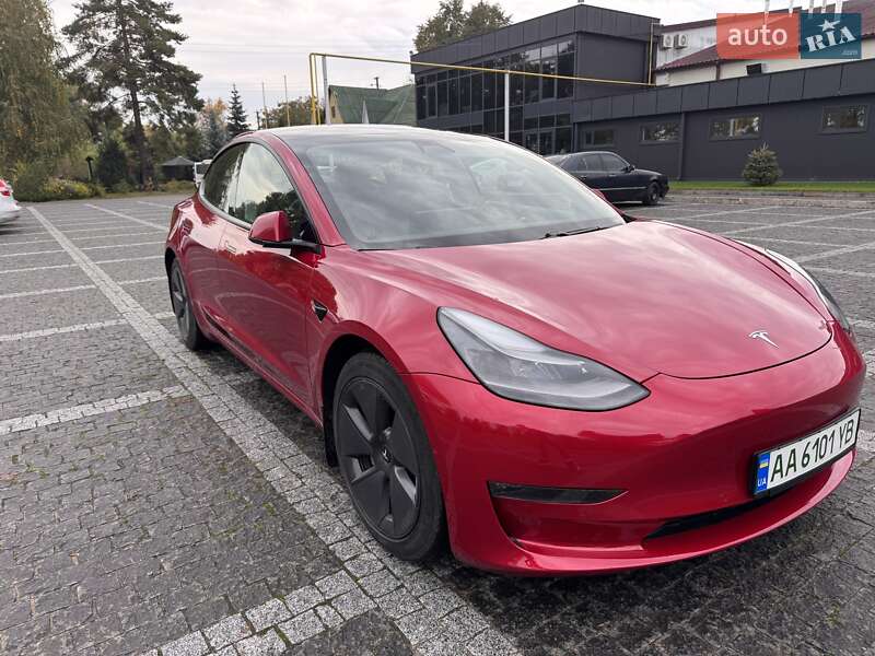 Седан Tesla Model 3 2021 в Пирятині