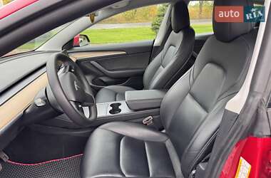 Седан Tesla Model 3 2021 в 
