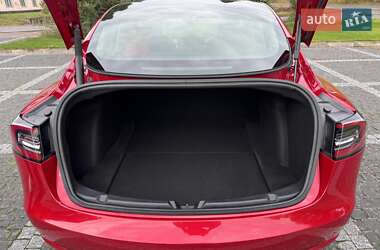 Седан Tesla Model 3 2021 в 