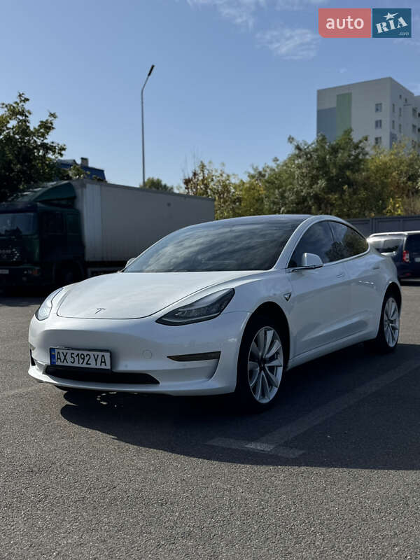 Седан Tesla Model 3 2018 в Харкові