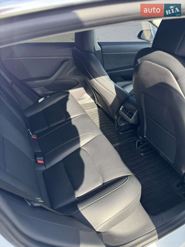 Седан Tesla Model 3 2018 в Харкові
