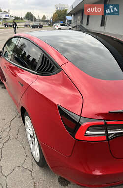 Седан Tesla Model 3 2022 в 