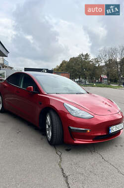 Седан Tesla Model 3 2022 в 