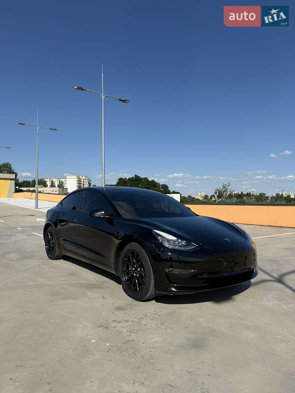 Седан Tesla Model 3 2019 в Києві