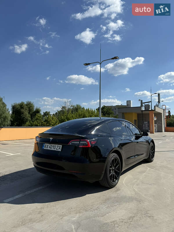 Седан Tesla Model 3 2019 в Києві