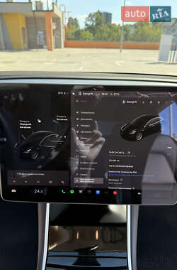 Седан Tesla Model 3 2019 в 