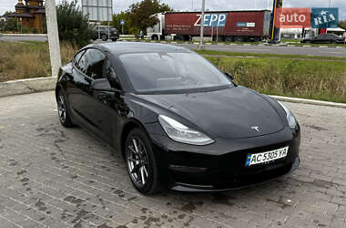 Tesla Model 3 2021